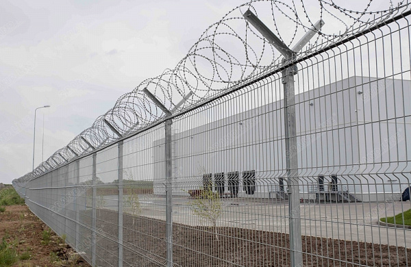 Секционный забор из 3Д панели Grand Line серого цвета